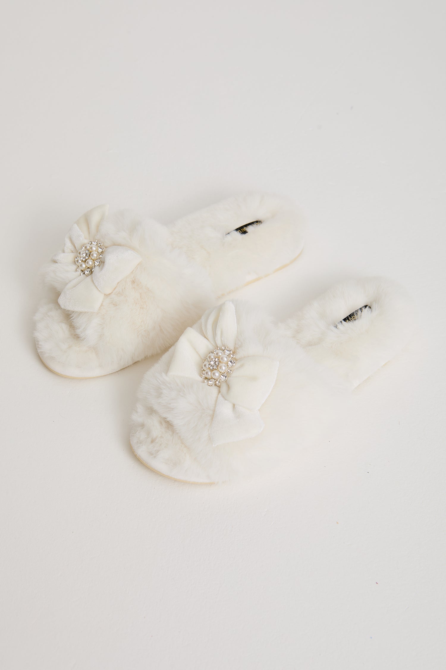 Anya Slippers in Cream - Slippers