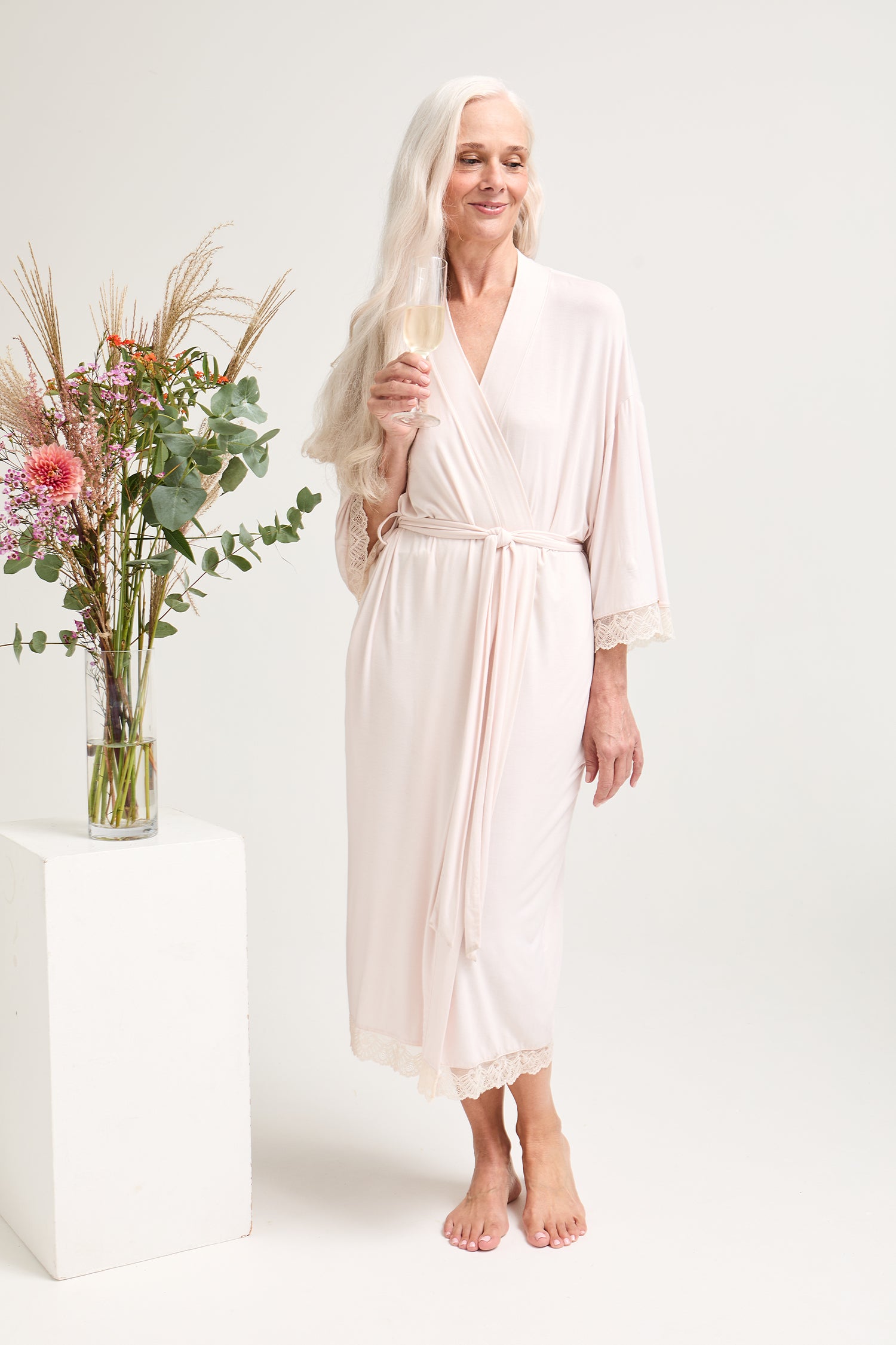 Bamboo Lace Kimono Robe in Powder Puff