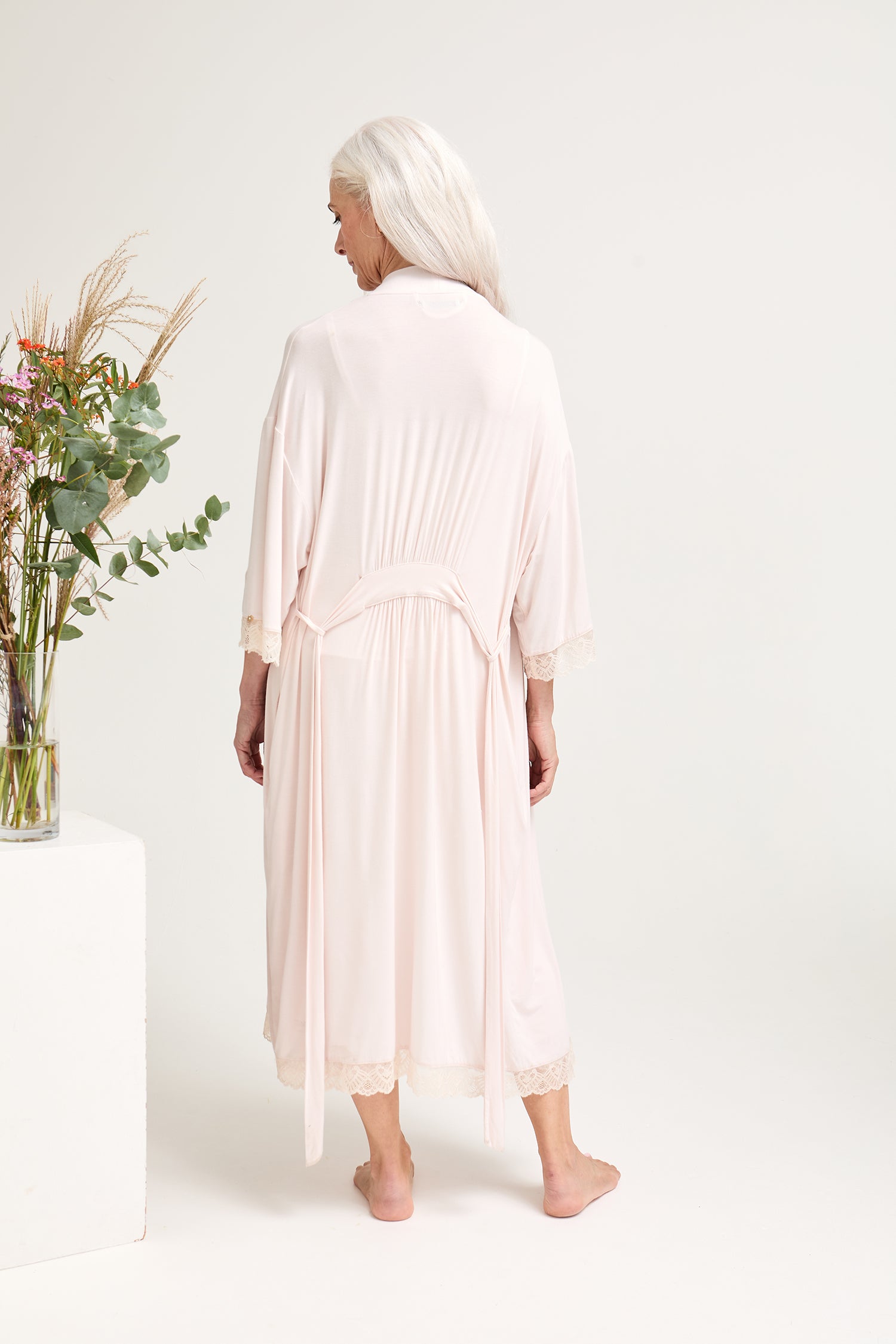 Bamboo Lace Kimono Robe in Powder Puff