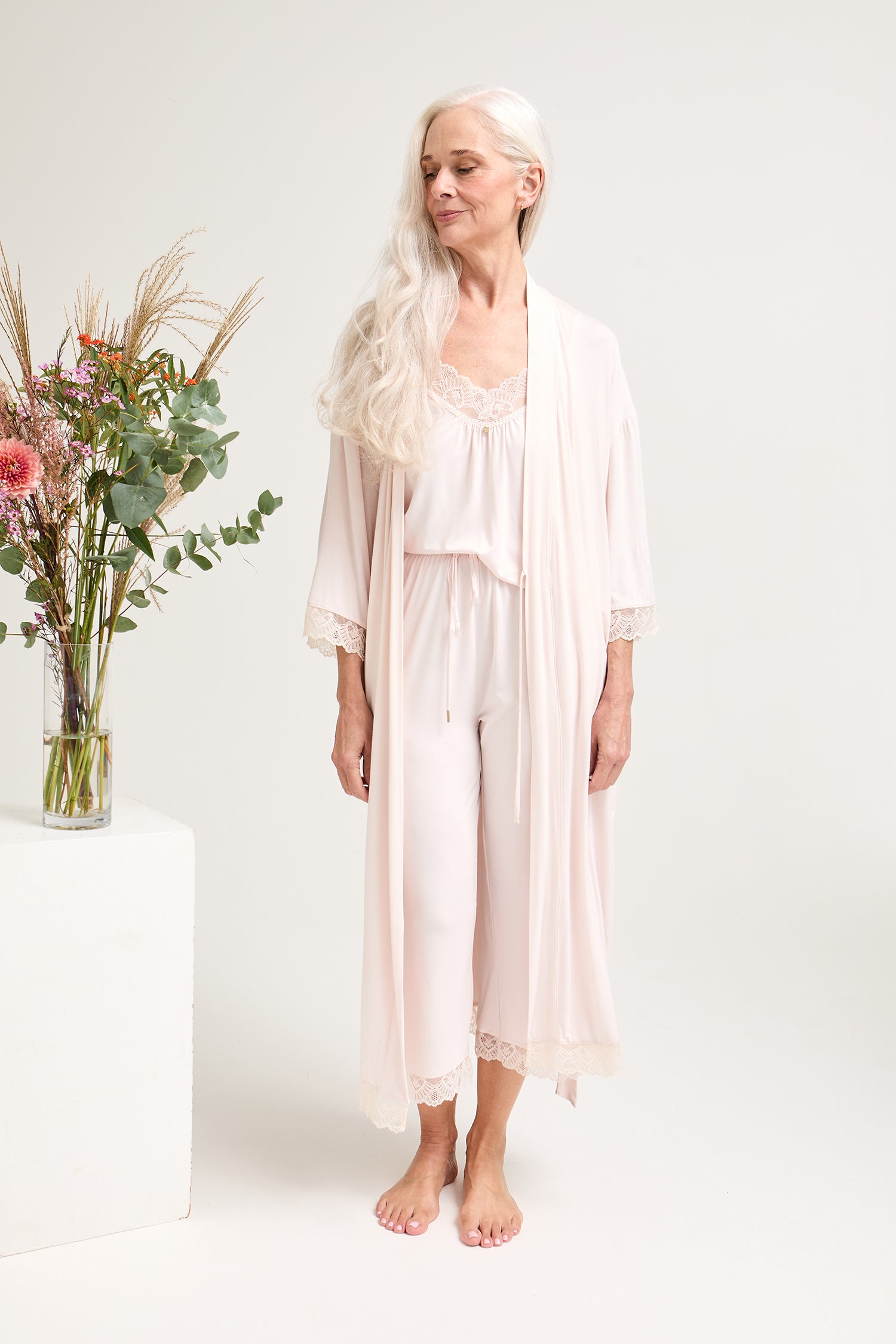 Bamboo Lace Kimono Robe in Powder Puff