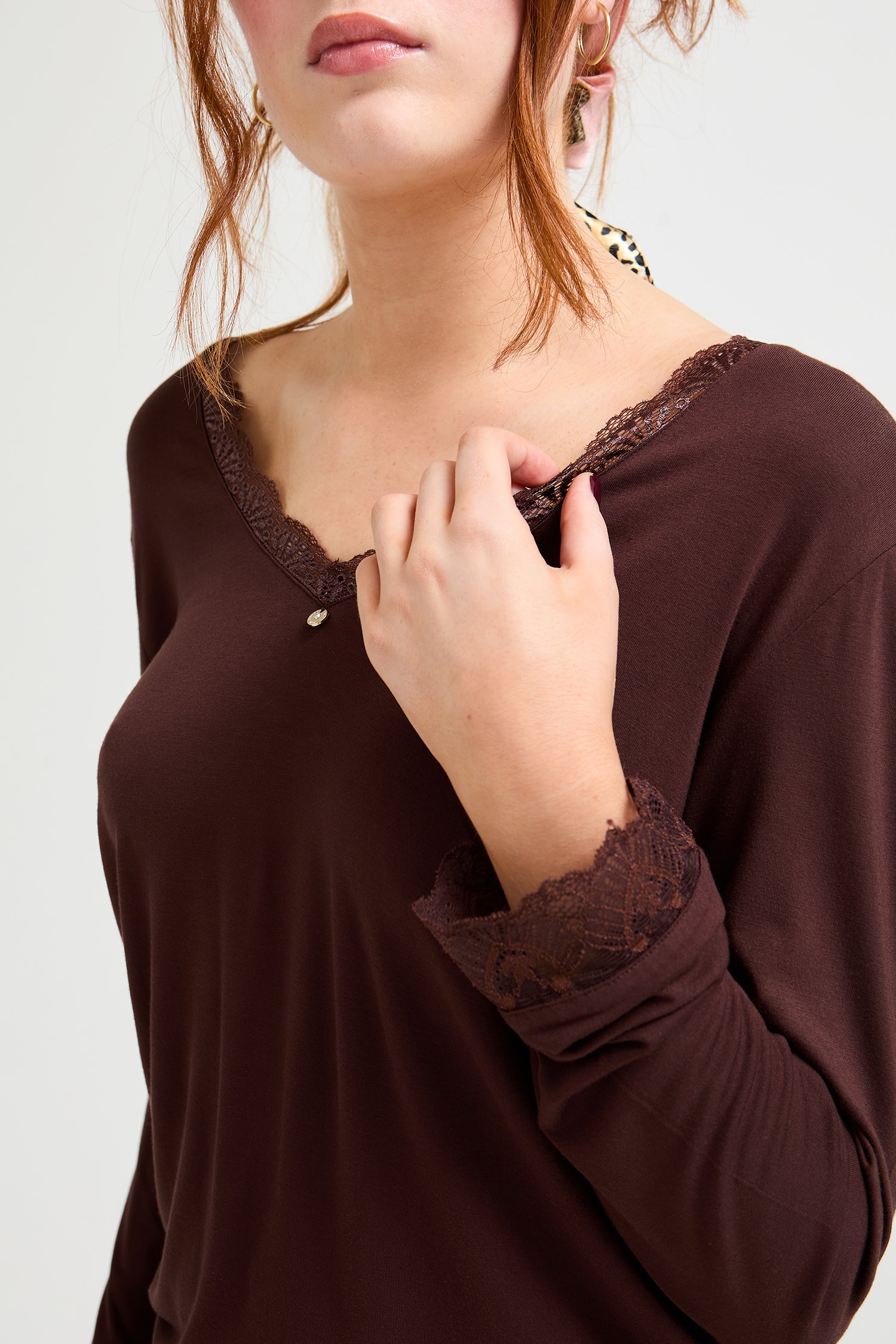 Bamboo Lace V-Neck Pyjama Set in Chocolate