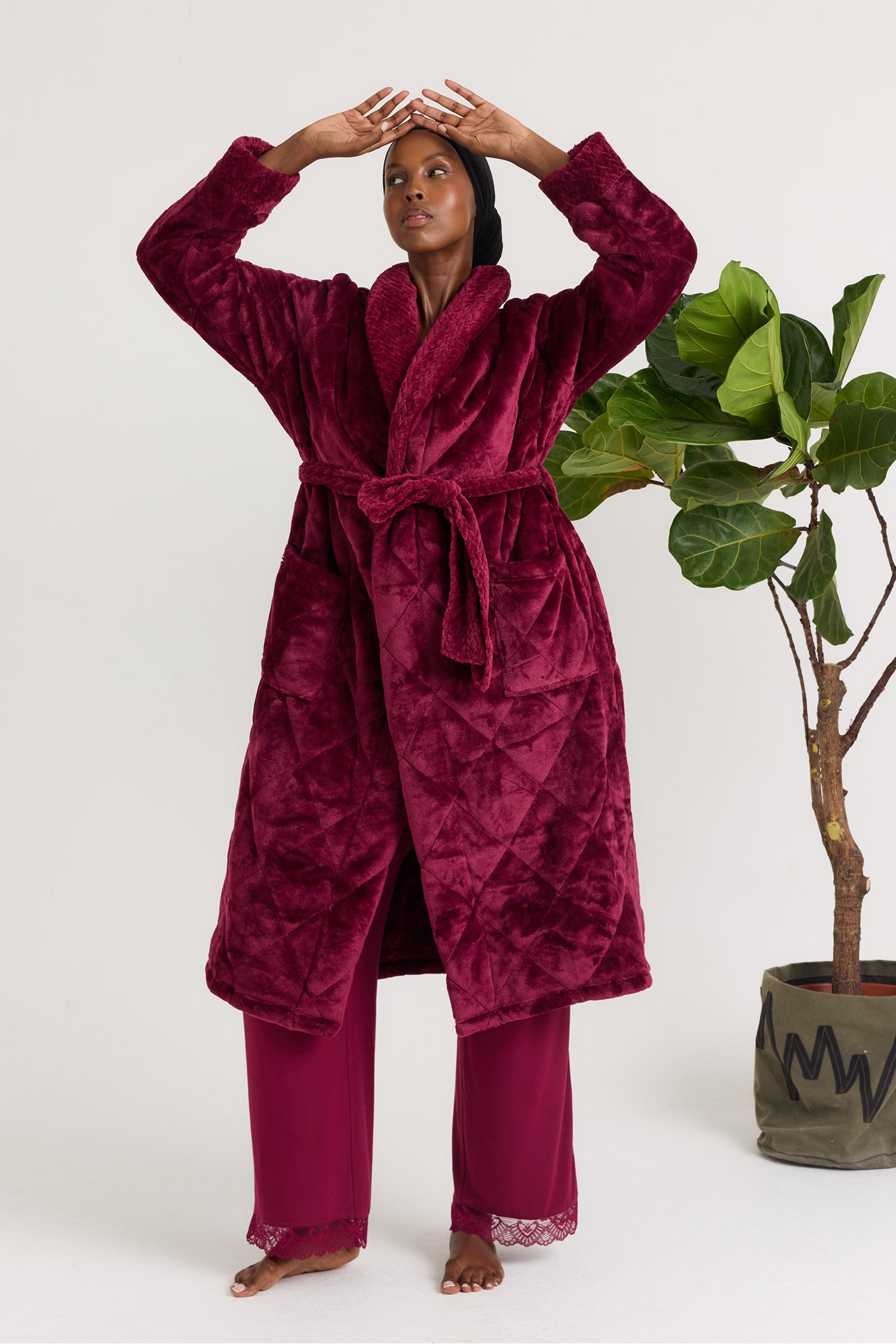 Quilted Velour Dressing Gown in Bordeaux