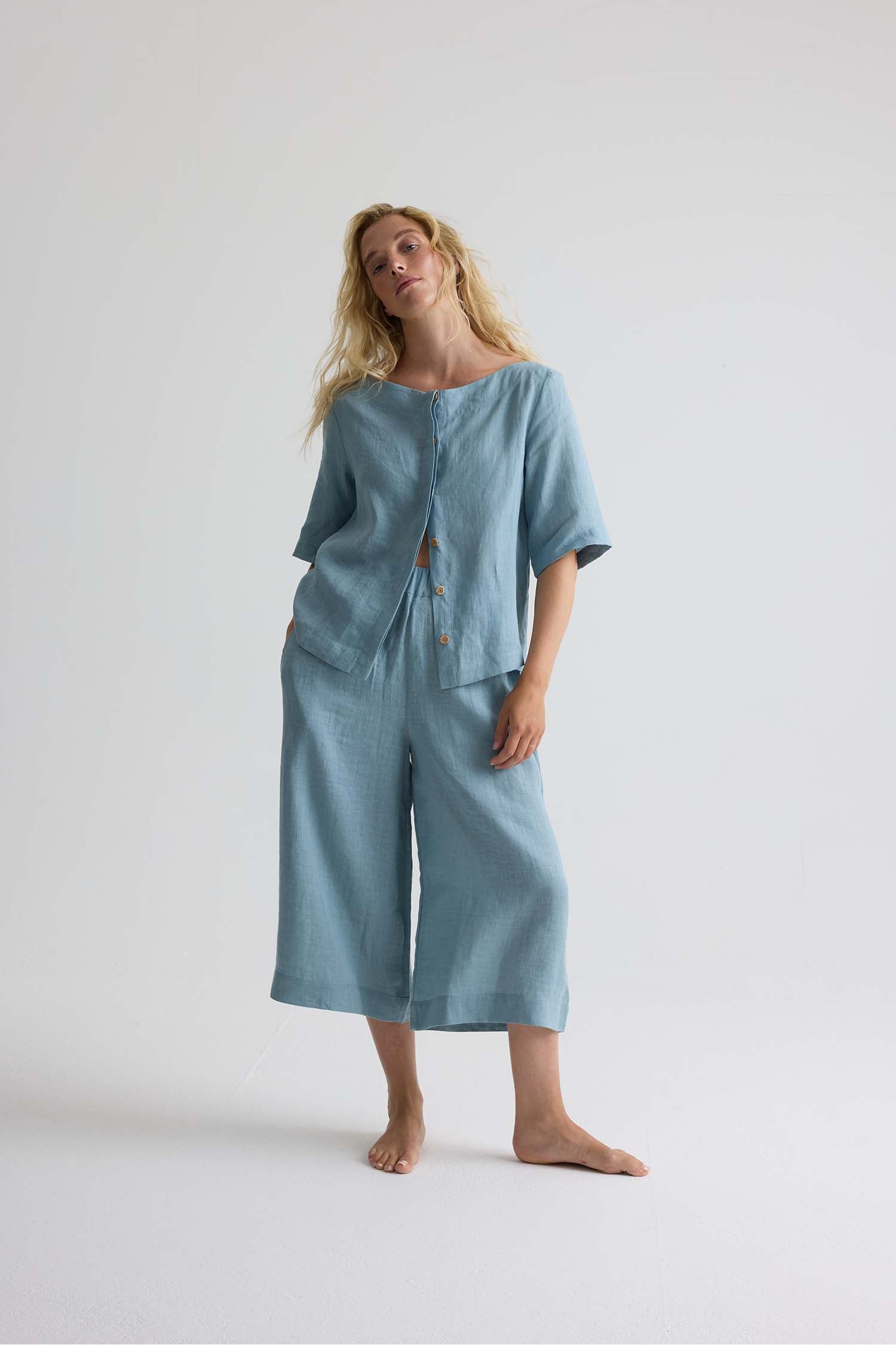 Relaxed Linen Scoop Neck Top In Blue Haze