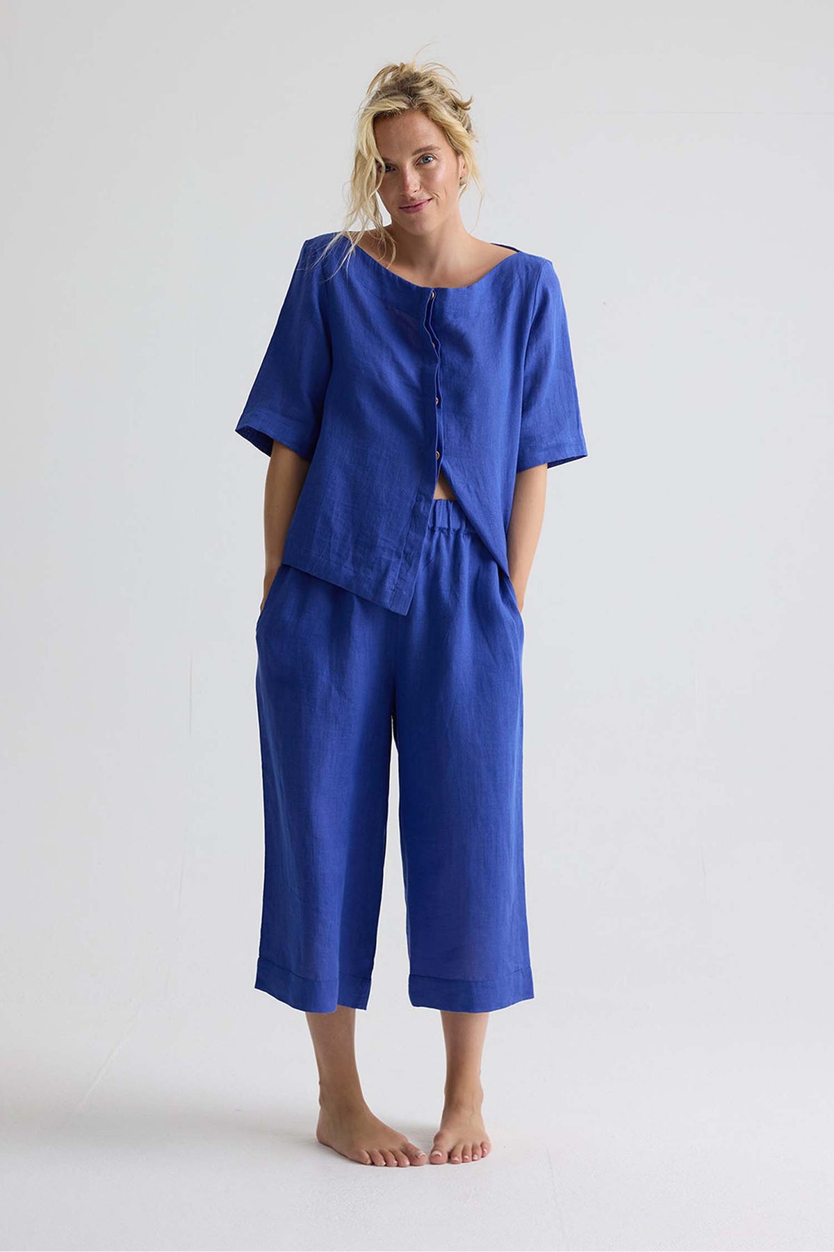 Relaxed Linen Scoop Neck Top In Bluing