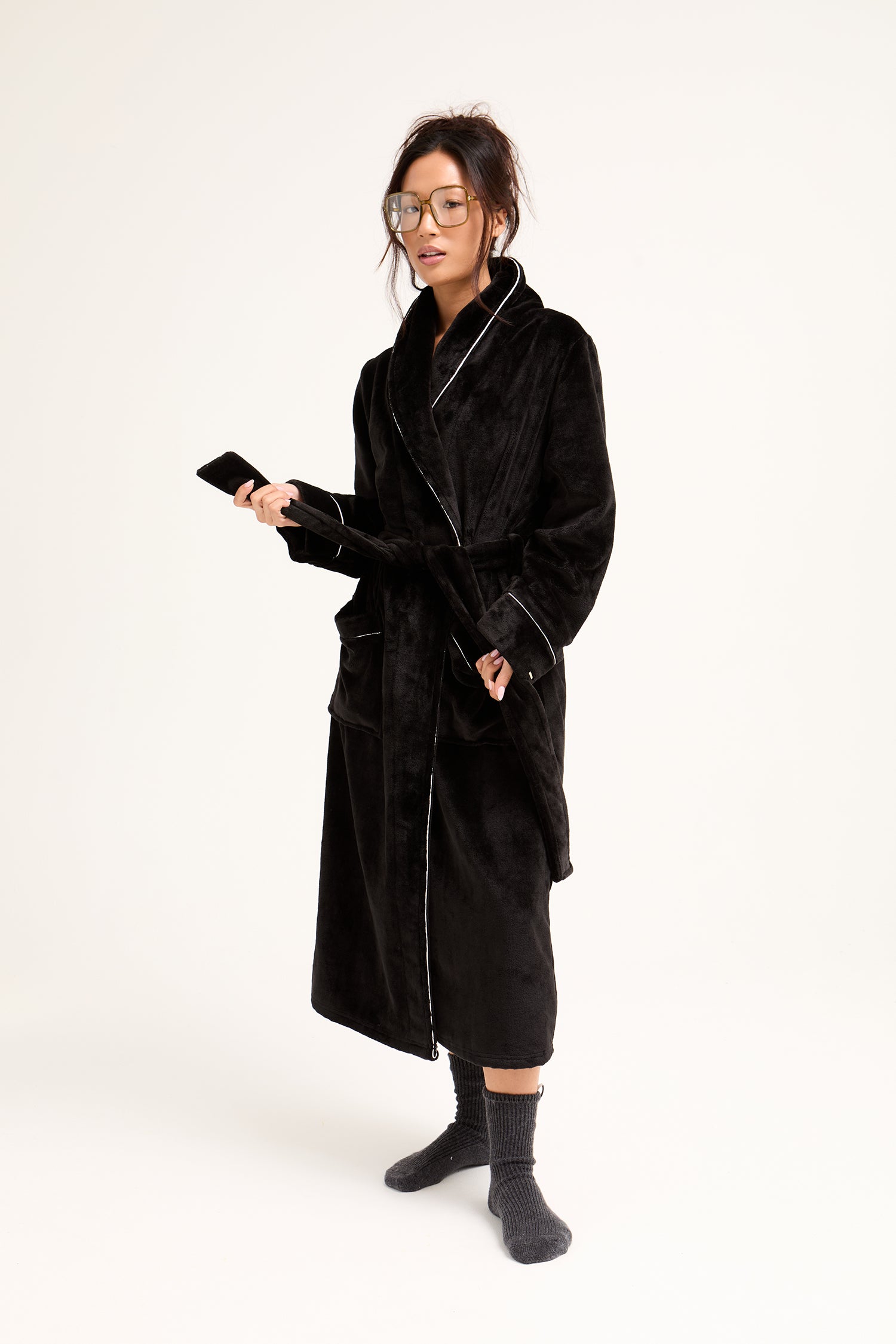 Super Plush Robe in Black - Robes
