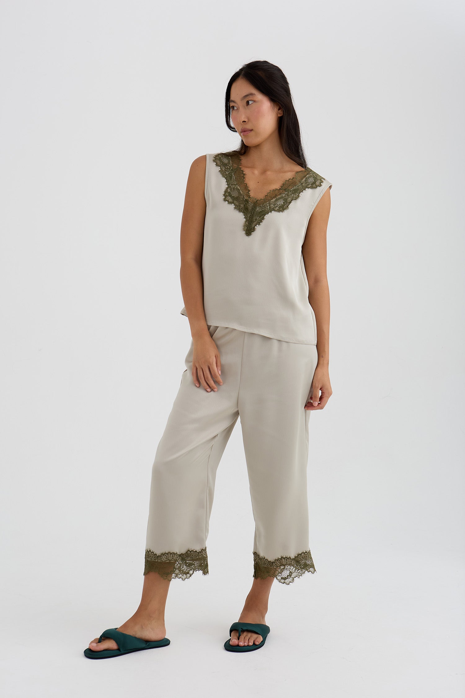 Eco Satin Lace Capri Trousers In Pelican