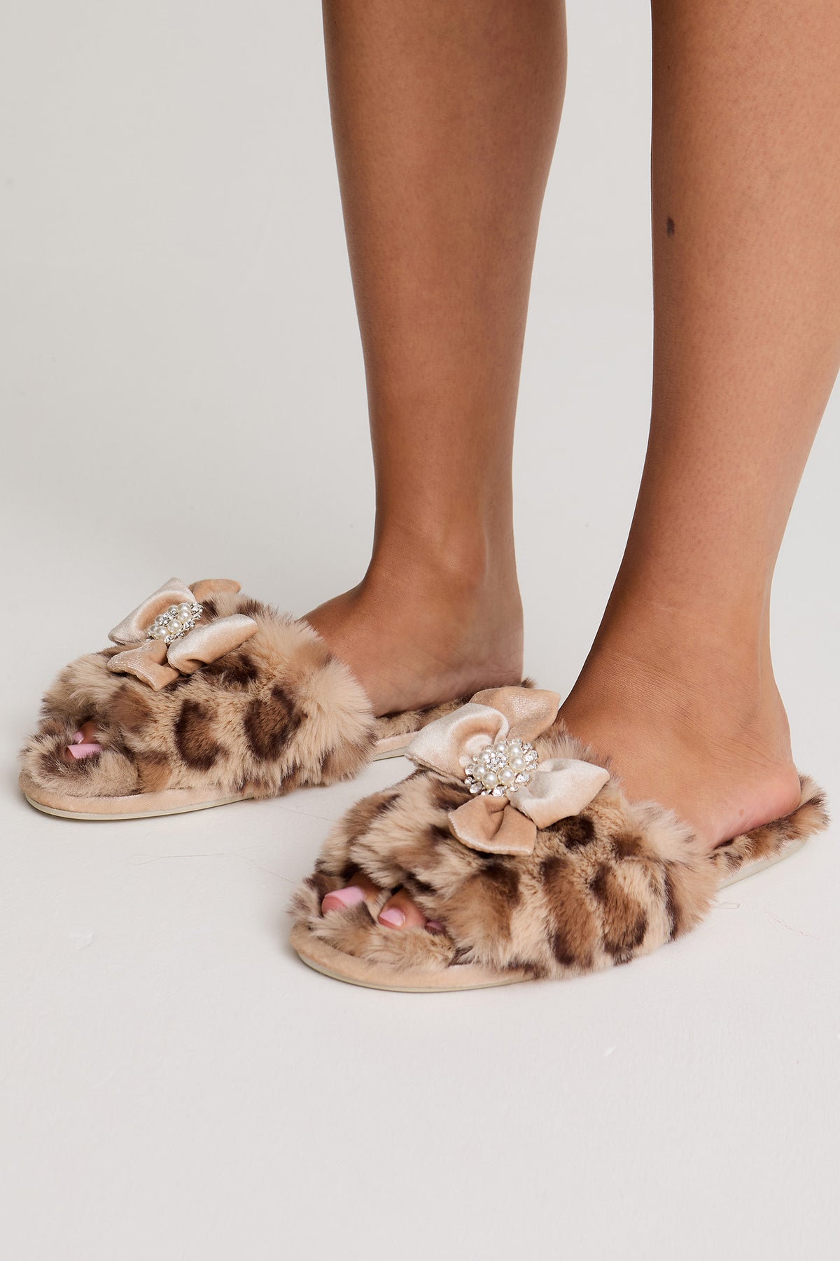 Anya Slippers in Leopard