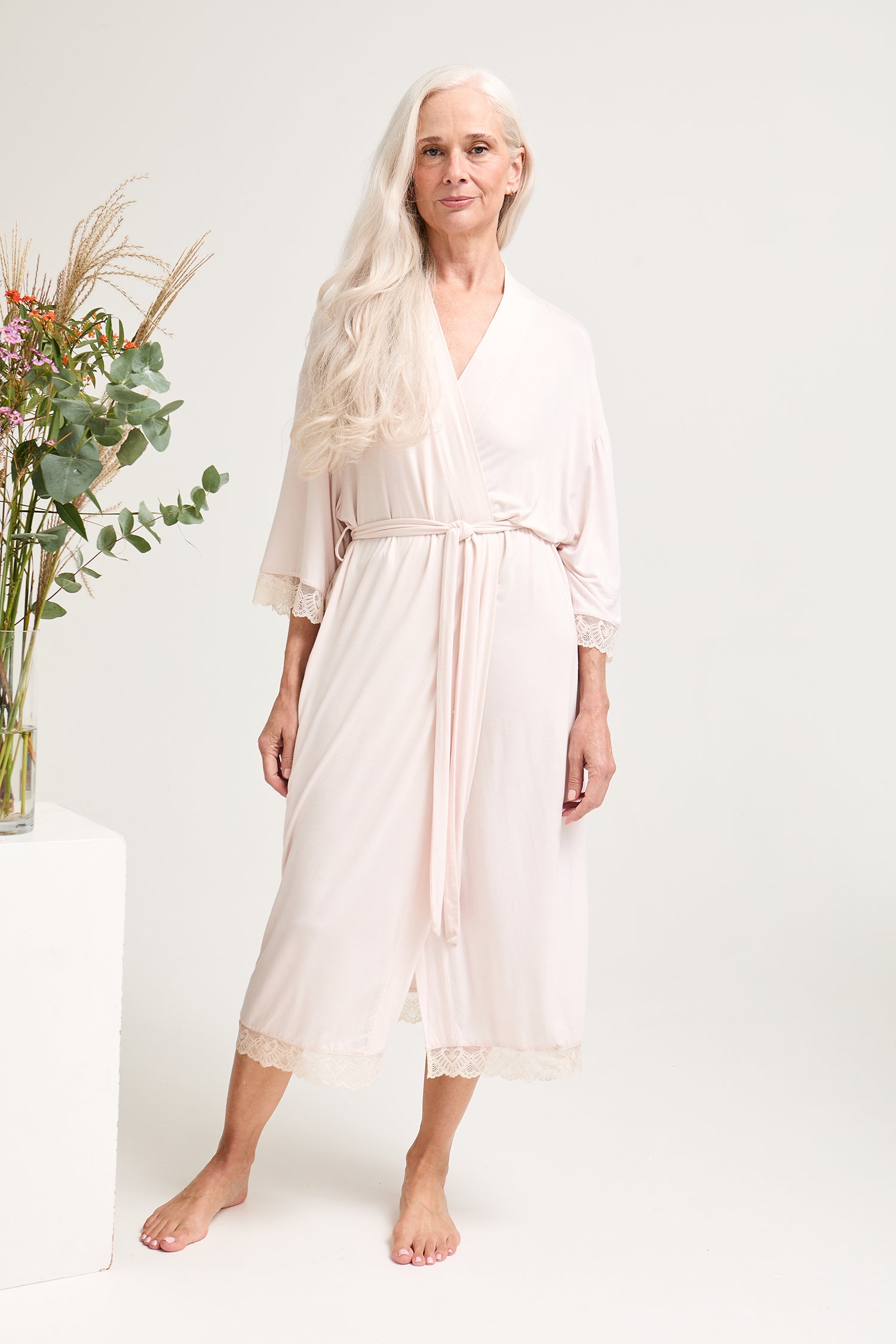 Bamboo Lace Kimono Robe in Powder Puff