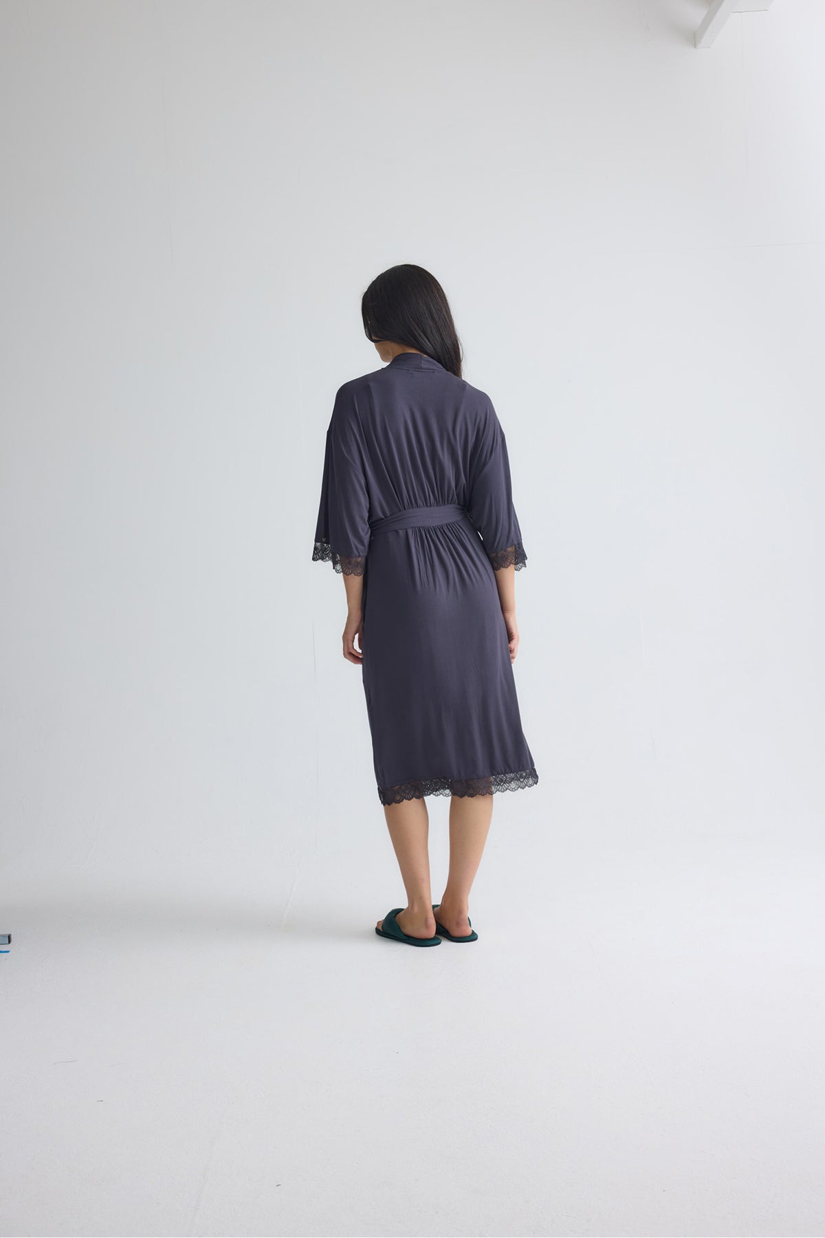 Bamboo Lace Kimono Robe in Raven