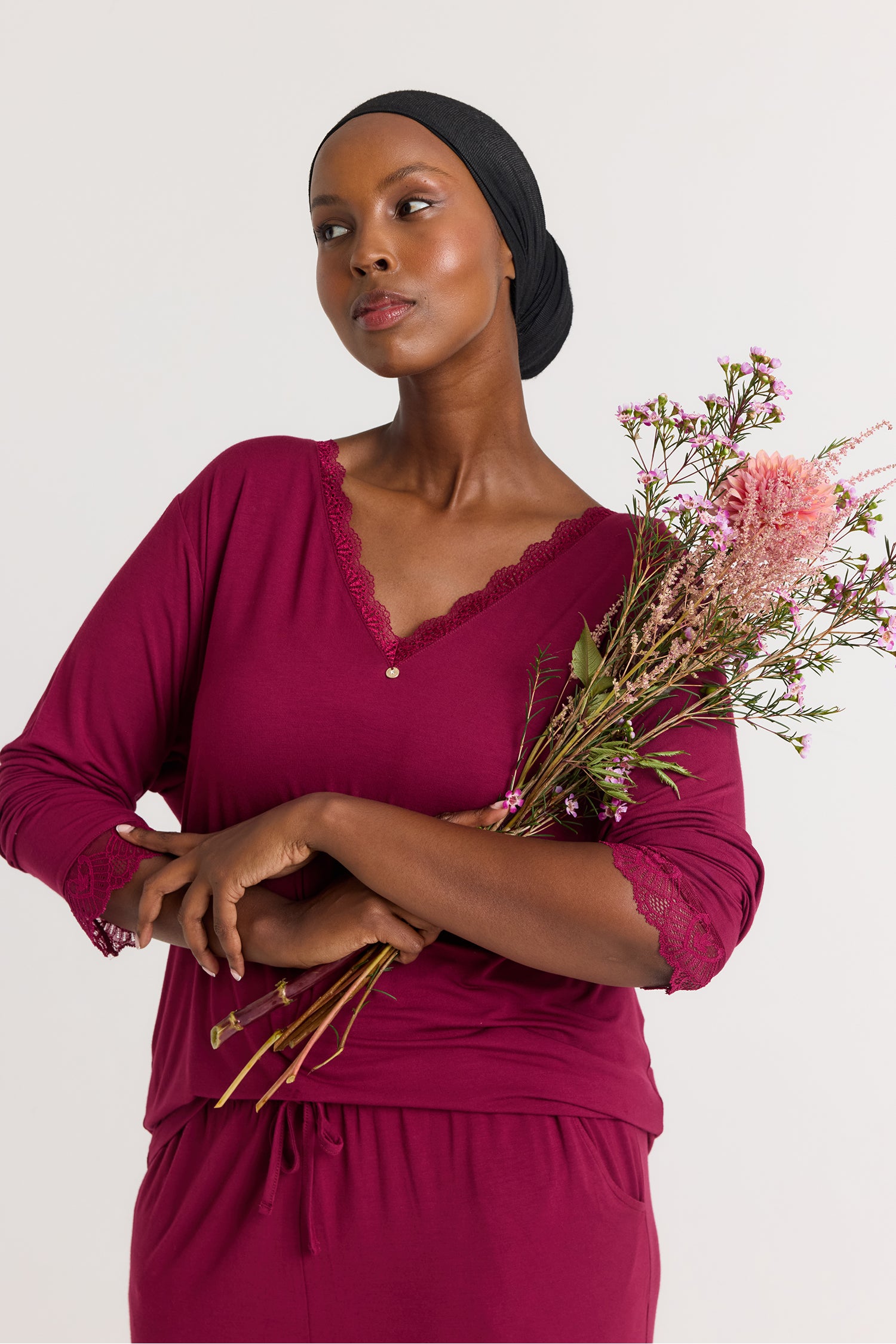 Bamboo Lace V-Neck Pyjama Set in Bordeaux