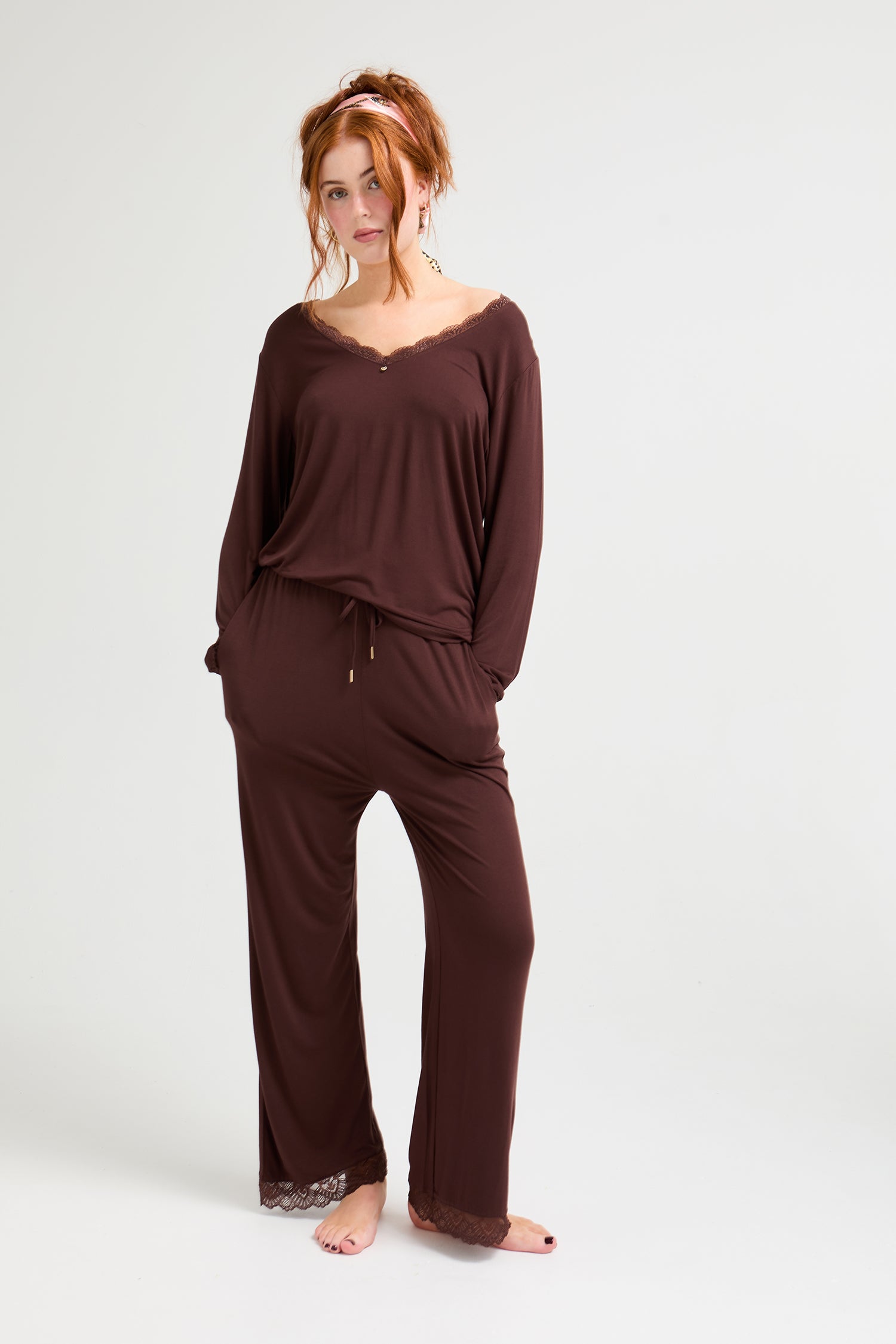 Bamboo Lace V-Neck Pyjama Set in Chocolate