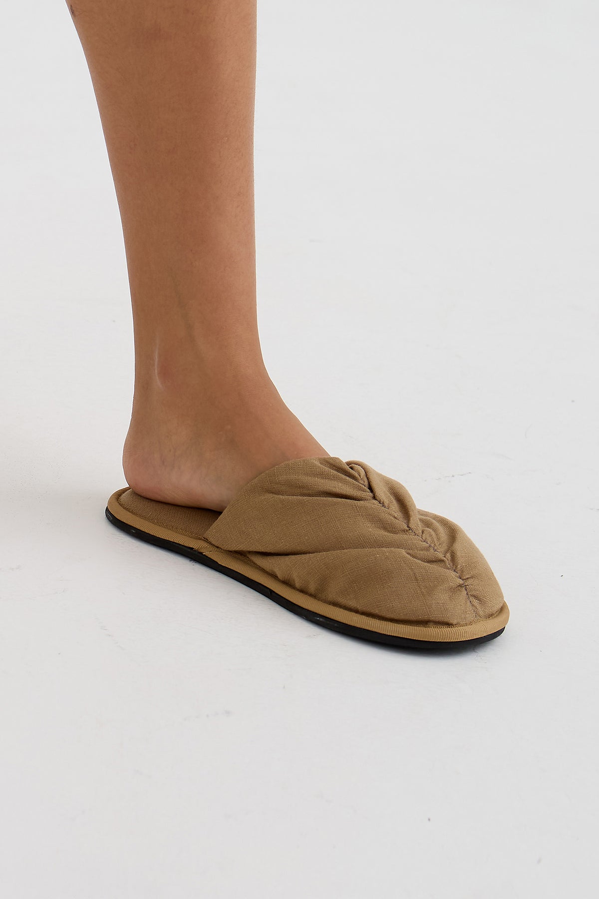 Linen Mule In Overland Trek