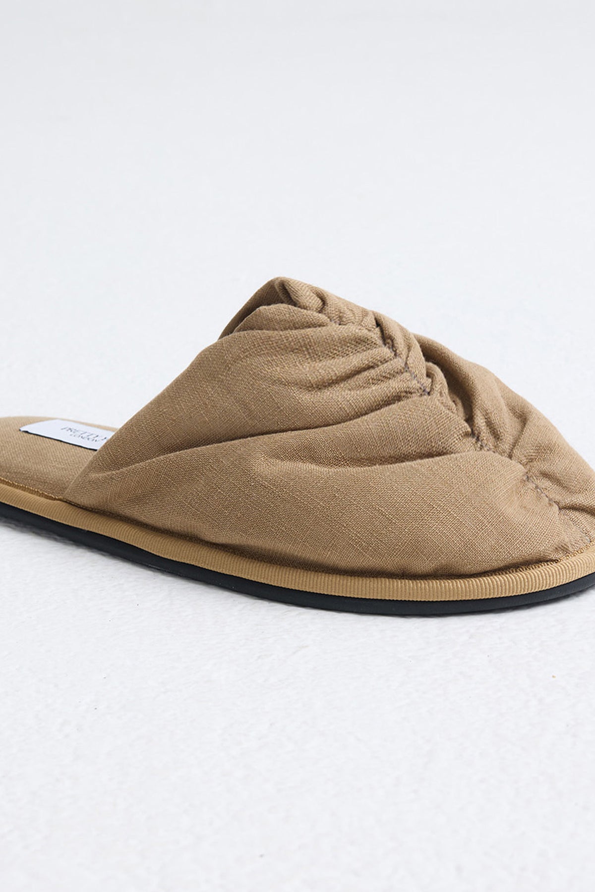 Linen Mule In Overland Trek