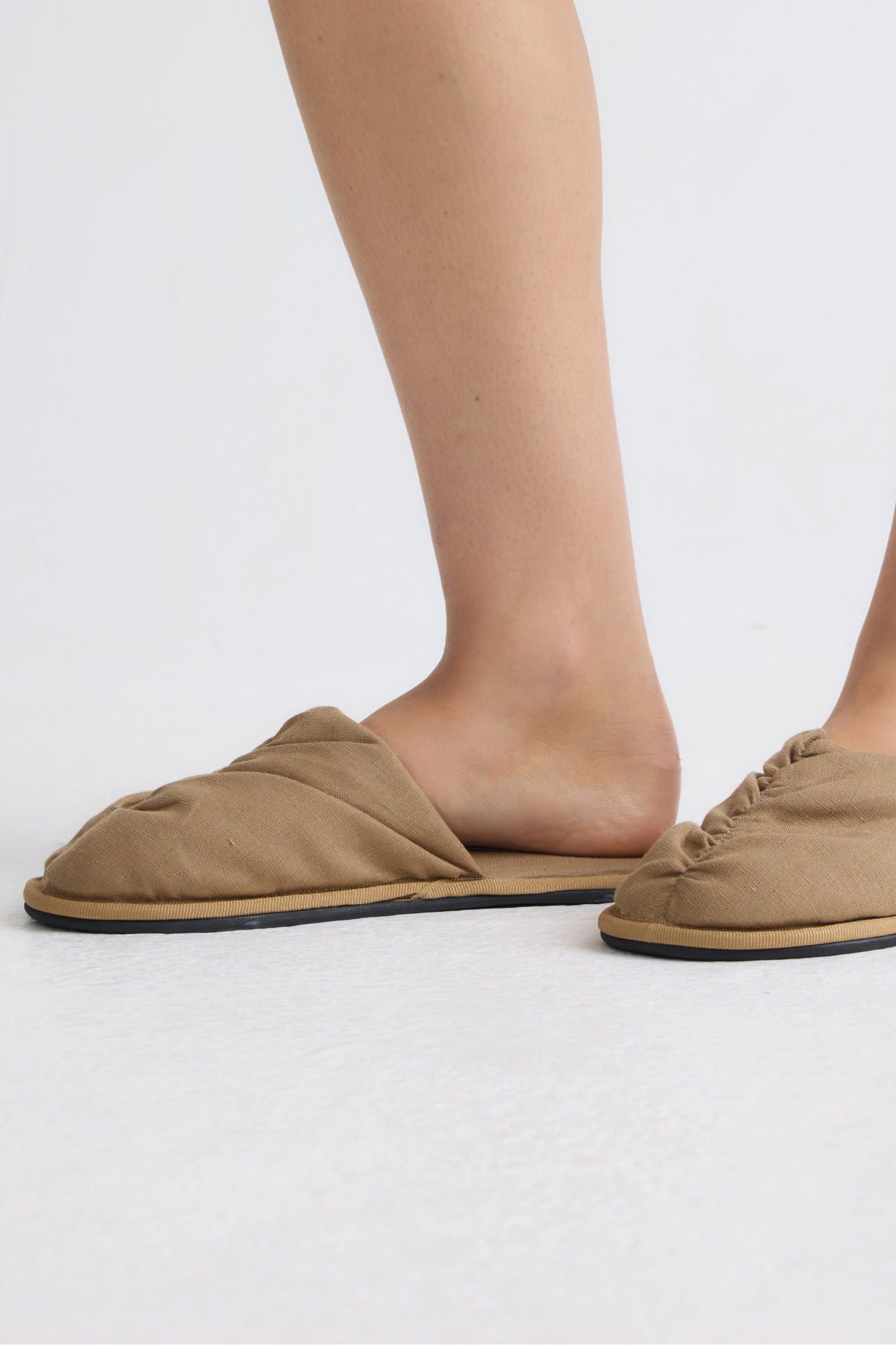 Linen Mule In Overland Trek