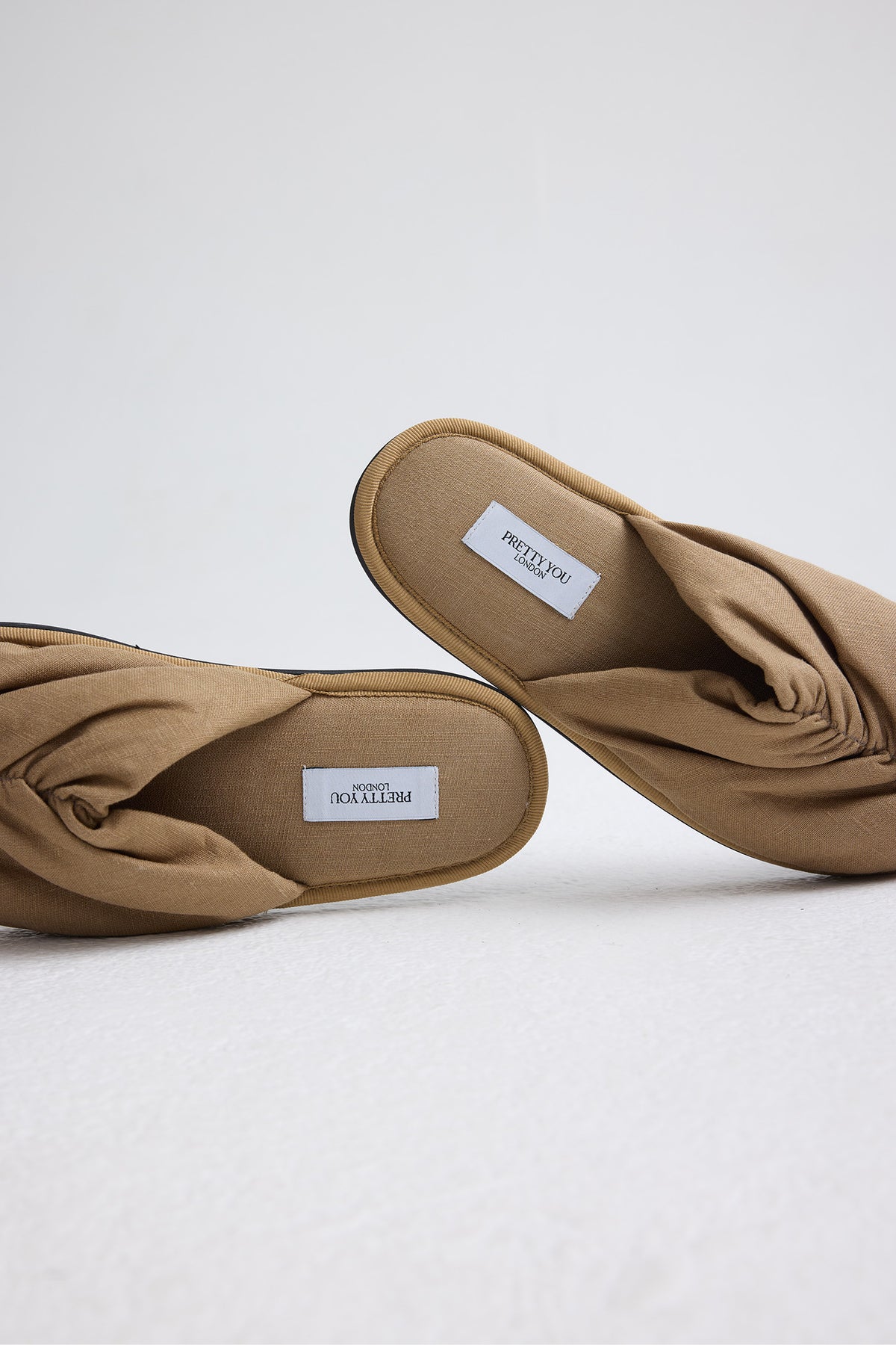 Linen Mule In Overland Trek