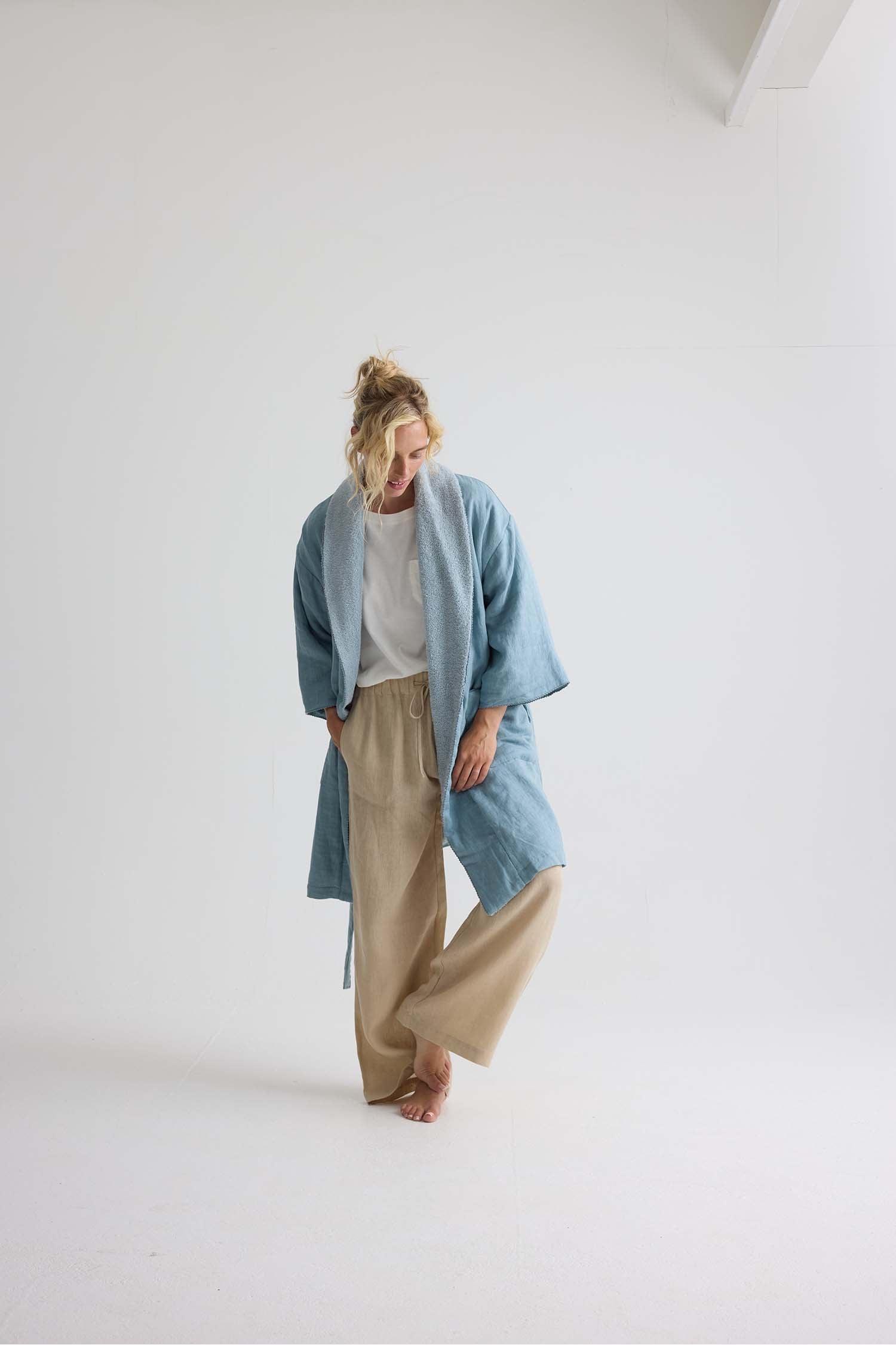 Short Terry Lined Linen Robe In Blue Haze