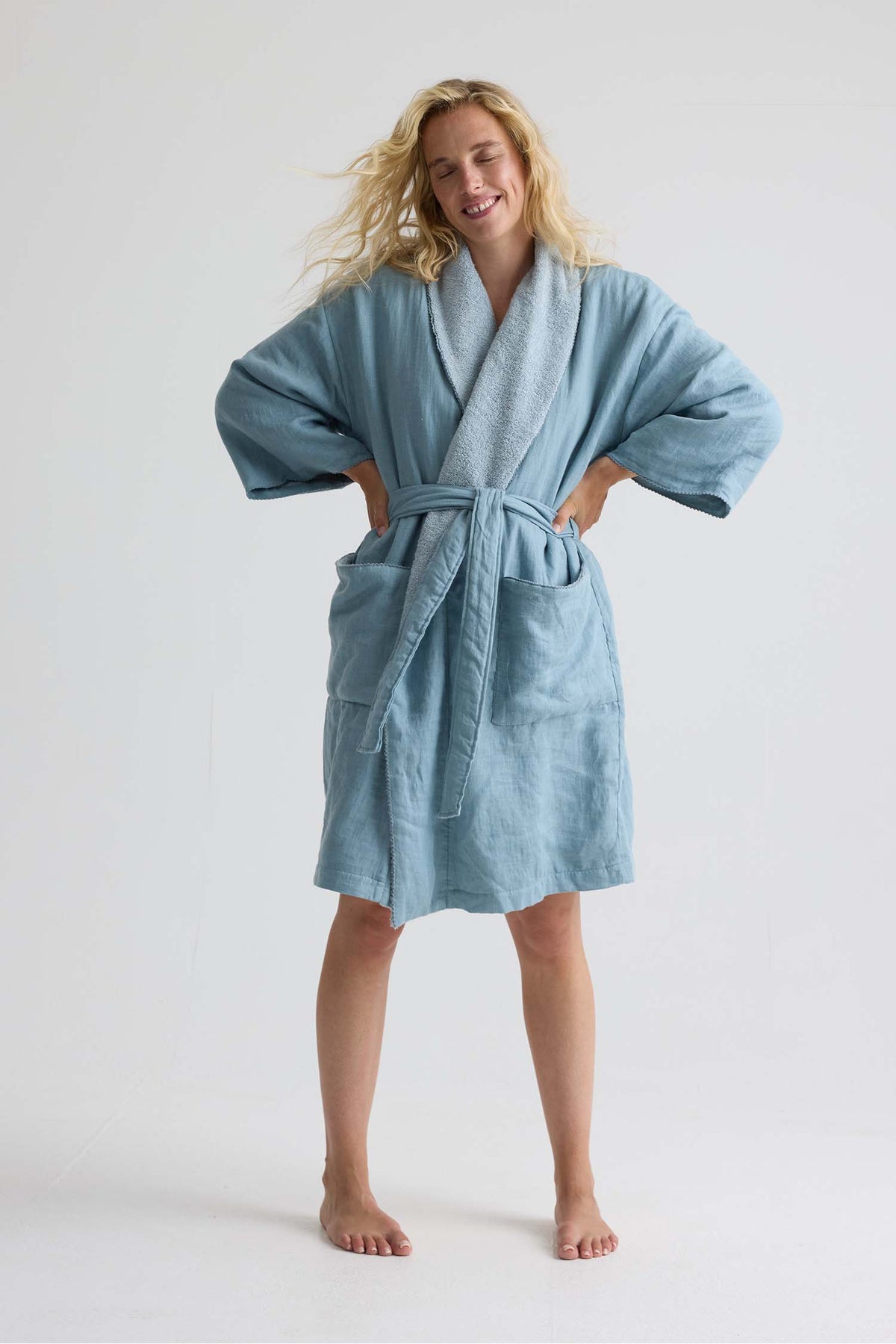 Short Terry Lined Linen Robe In Blue Haze
