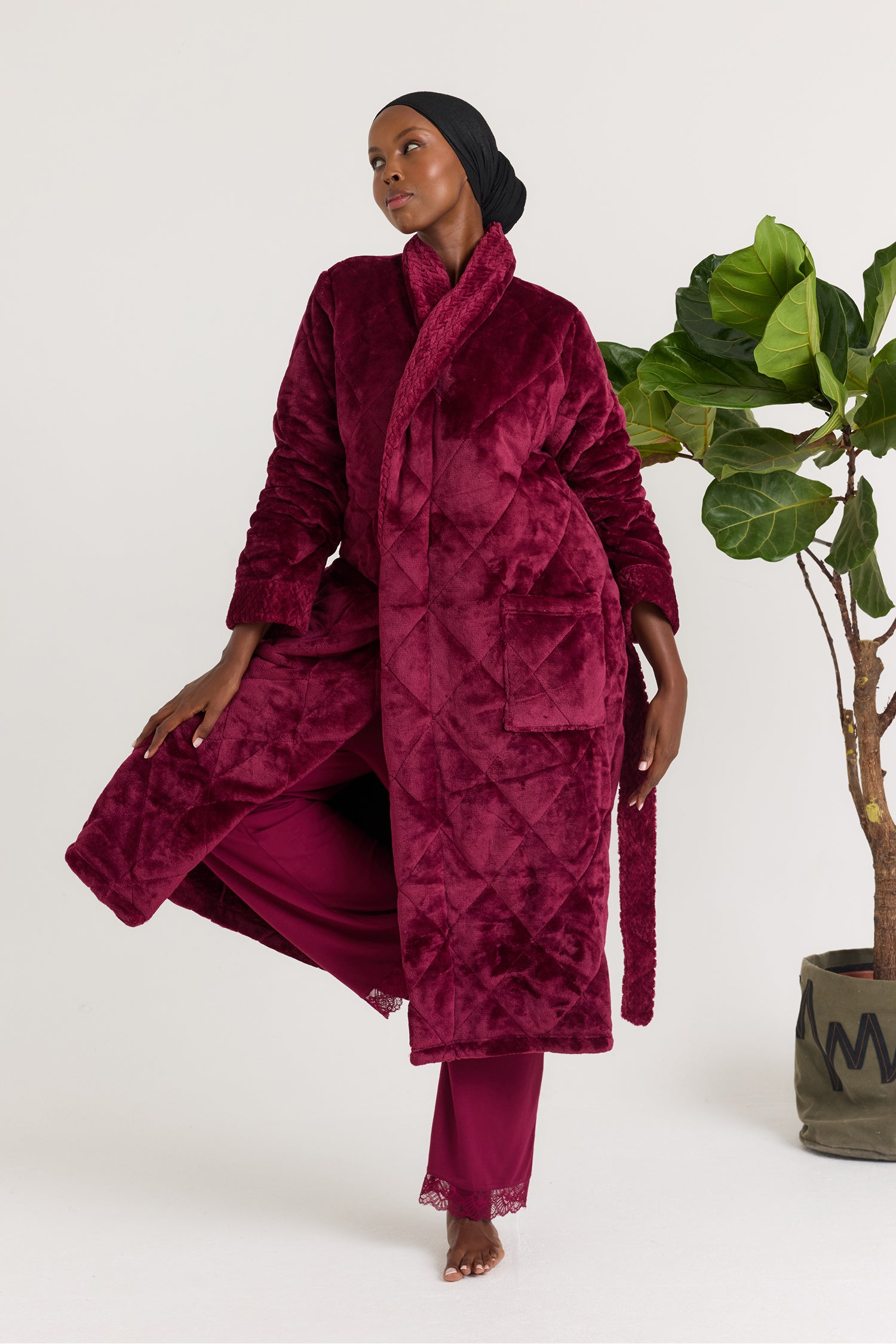 Quilted Velour Dressing Gown in Bordeaux
