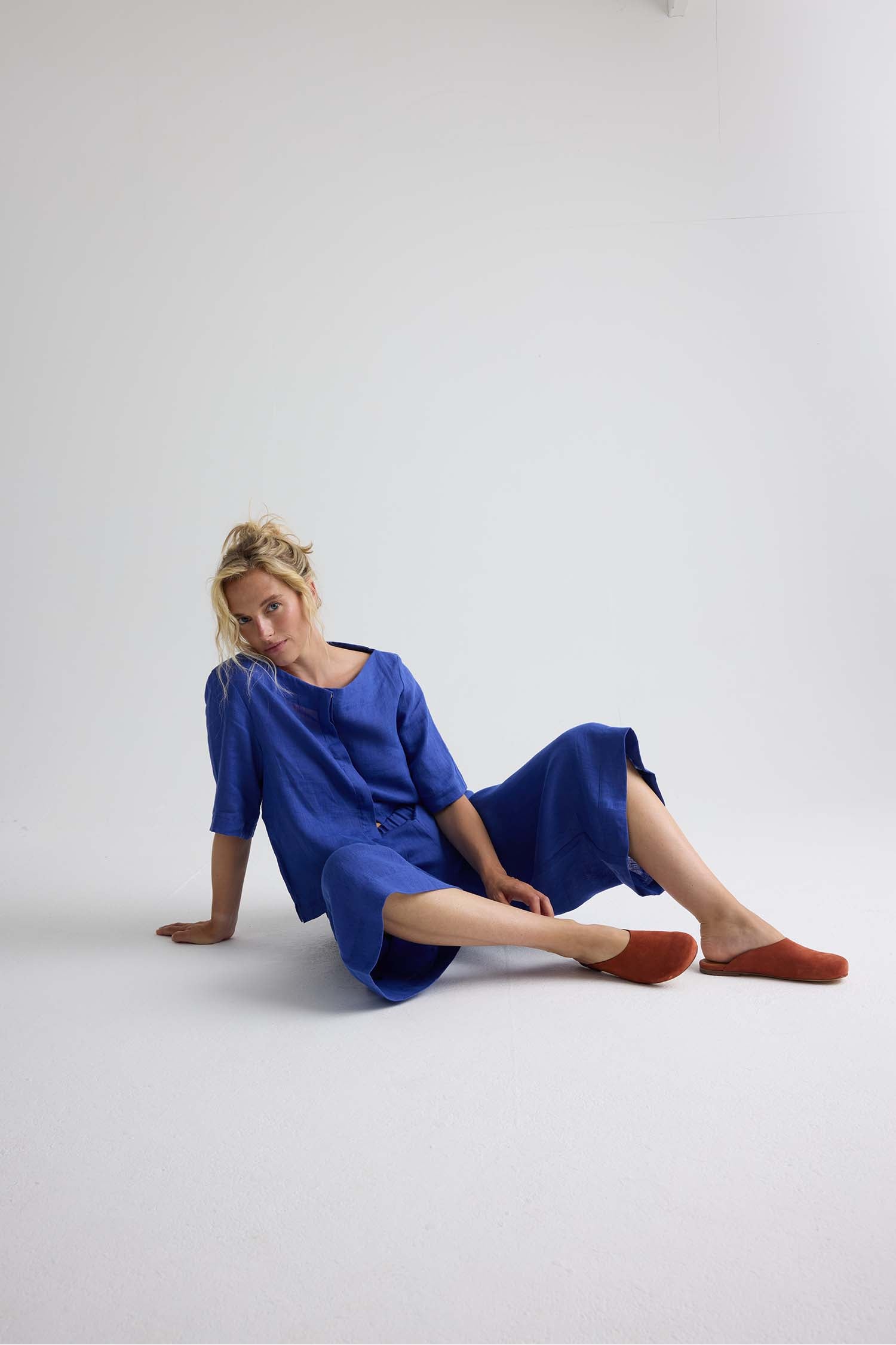 Relaxed Linen Colette Trousers In Bluing