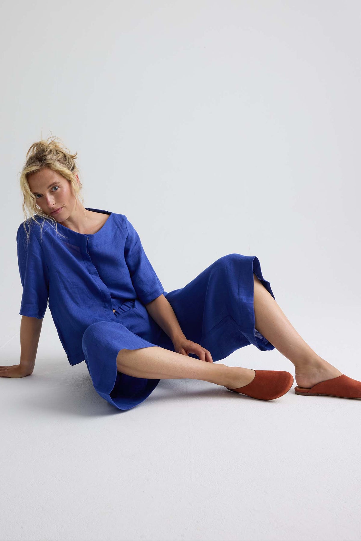 Relaxed Linen Colette Trousers In Bluing