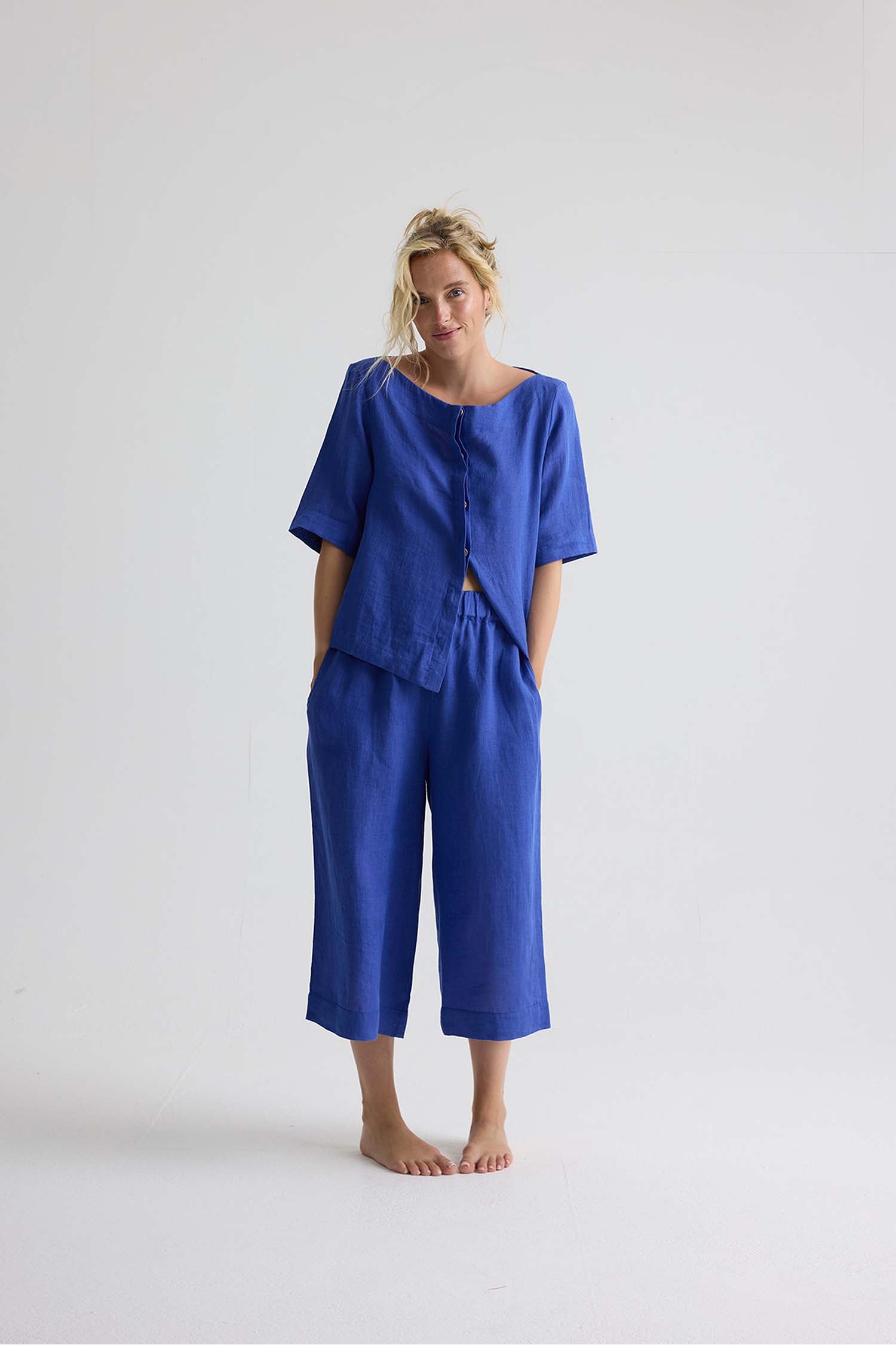 Relaxed Linen Scoop Neck Top In Bluing