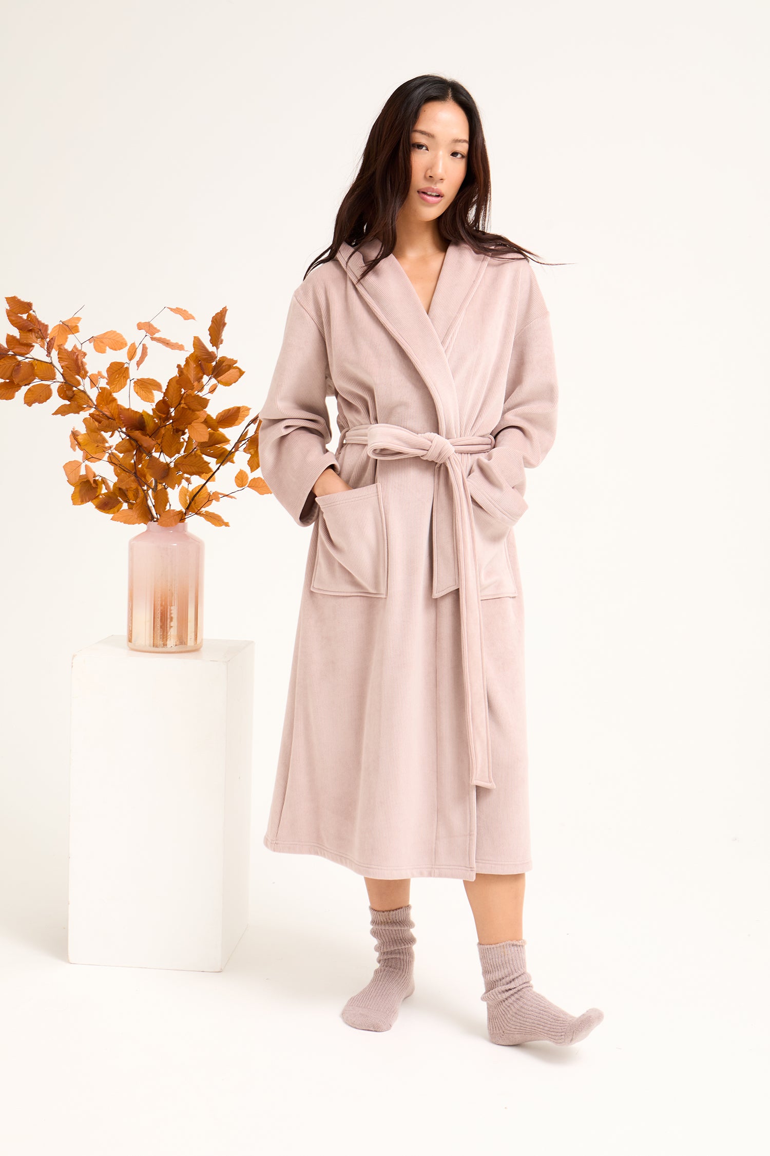 Ribbed Hooded Robe in Mink