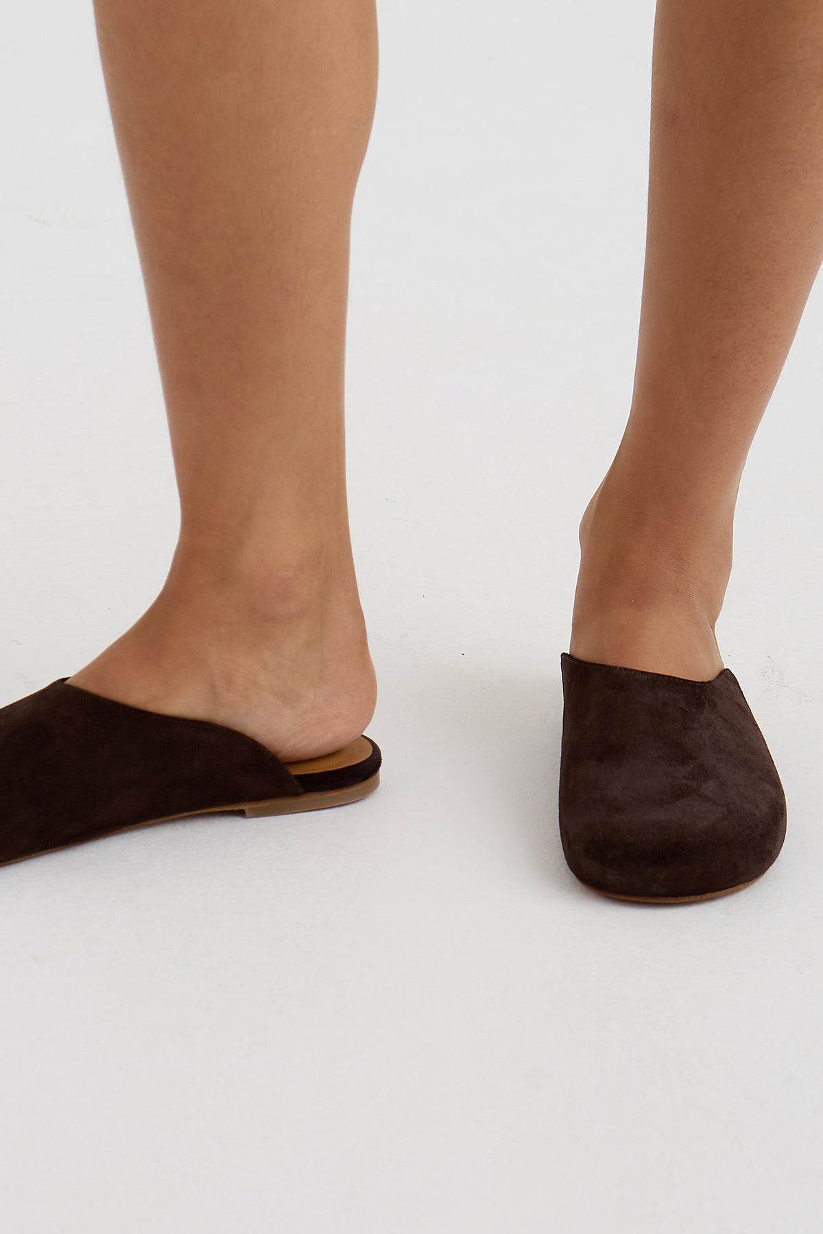 Suede Rounded Mule In Dark Coco