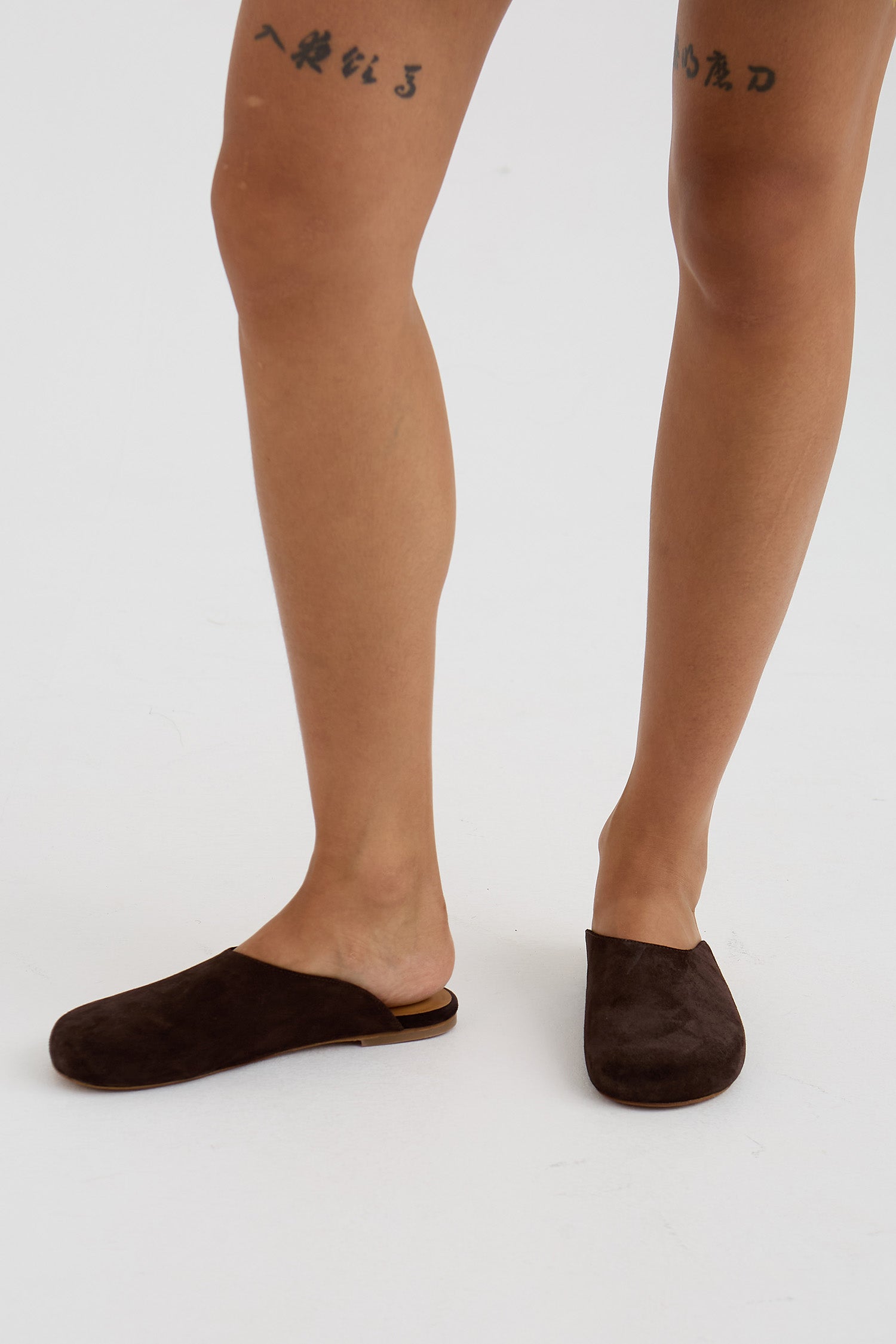 Suede Rounded Mule In Dark Coco