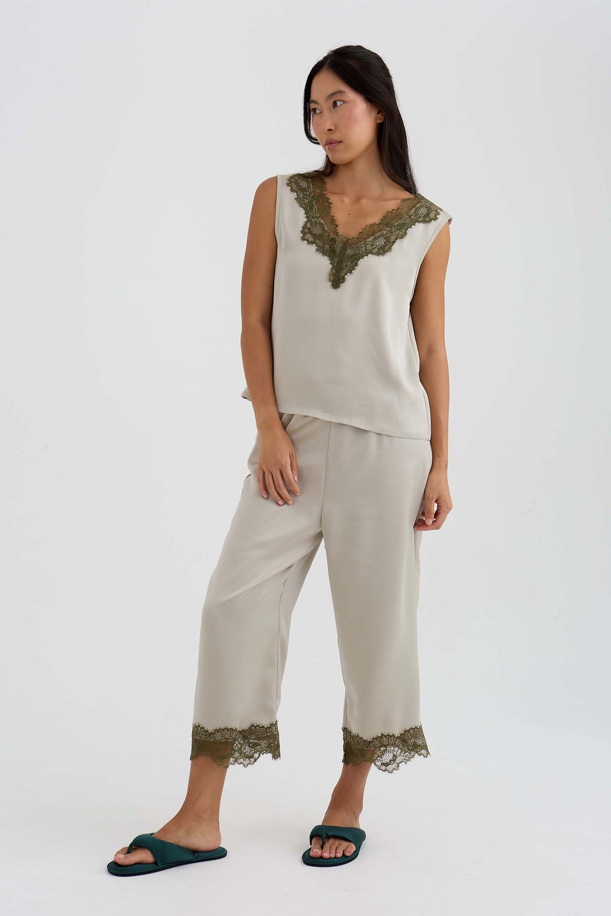 Eco Satin Lace Capri Trousers In Pelican