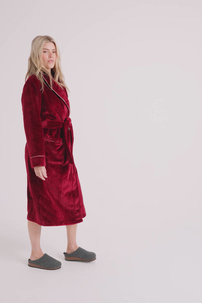 Super Plush Robe in Claret - Robes