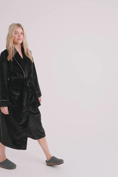 Super Plush Robe in Black - Robes