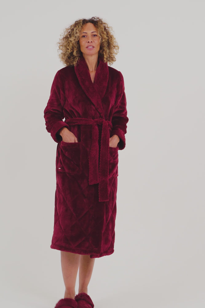 
                  
                    Load and play video in Gallery viewer, Quilted Velour Robe in Bordeaux
                  
                