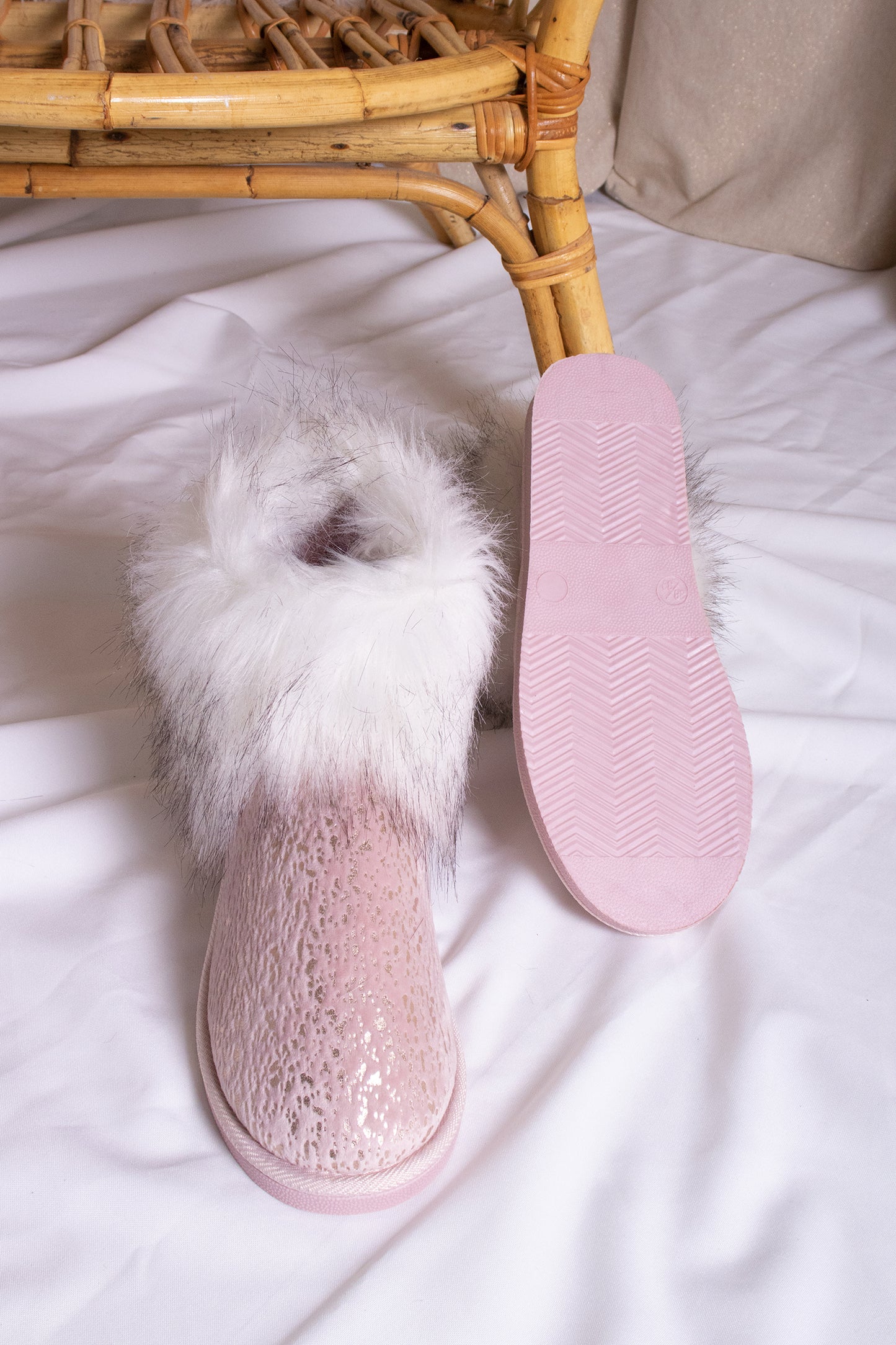 
                  
                    Giselle women's ankle boot slippers in pink with a faux fur lining and tonal foil detail from Pretty You London
                  
                